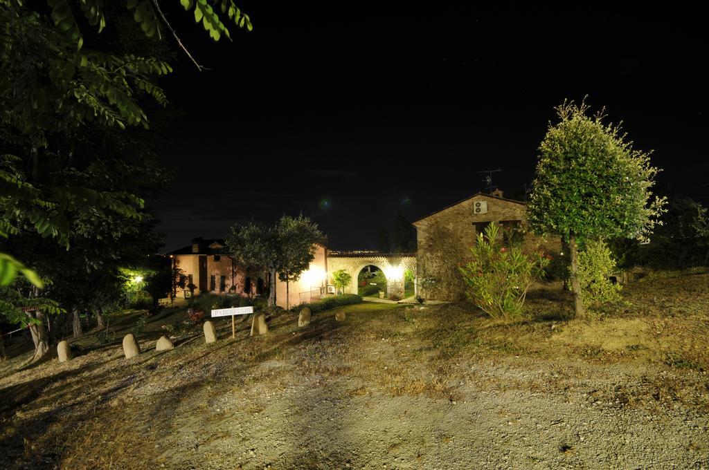 I Quattro Passeri Country House Santa Paola Bagian luar foto